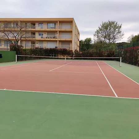 T2- Piscine- Commerces- Plages- Clim *