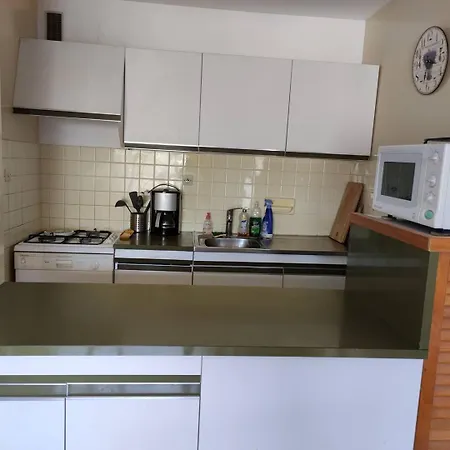 T2- Piscine- Commerces- Plages- Clim *